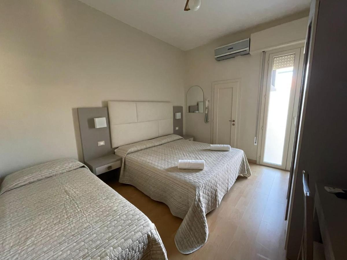 Hotel Vera チェゼナーティコ エクステリア 写真