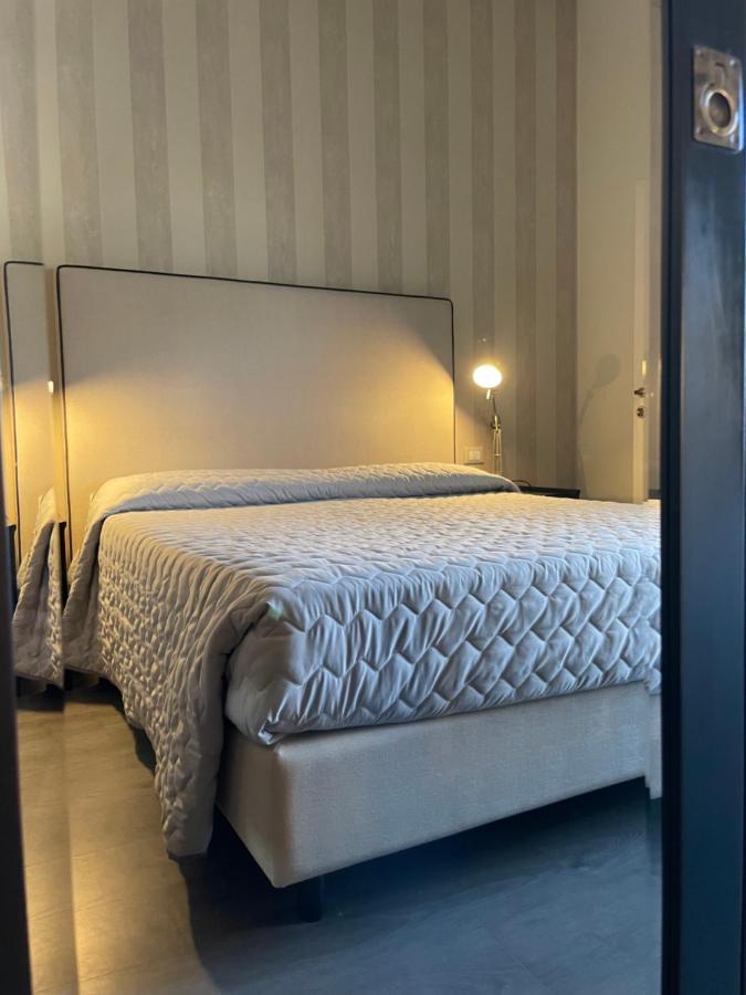 Hotel Vera チェゼナーティコ エクステリア 写真