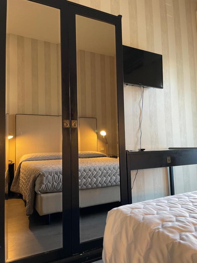 Hotel Vera チェゼナーティコ エクステリア 写真