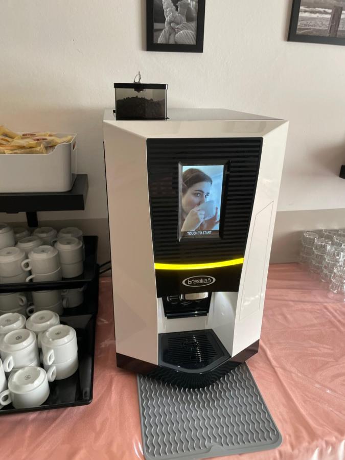 Hotel Vera チェゼナーティコ エクステリア 写真